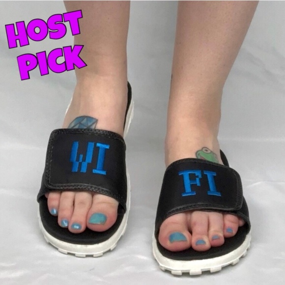 YRU * Wi Fi Nile Slides * cute Black Sandals * NEW - Picture 1 of 8